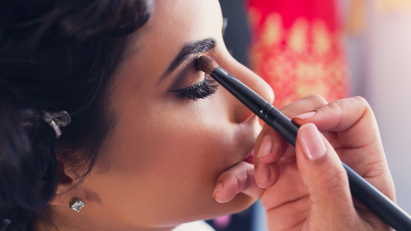 Nothing says bridal makeup like the smokey eye